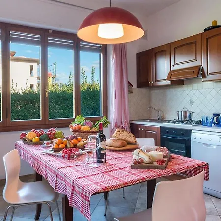Il Renzito 8, Emma Villa Massa (Tuscany)